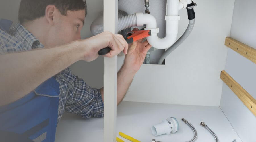 Expert burst pipe repair services in Columbia, IL